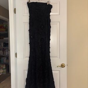 Elegant Black Strapless Dress